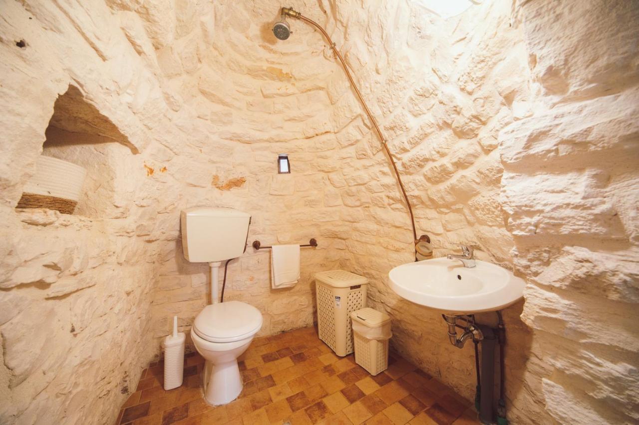 אלברובלו Trulli Antica Fonte Luxury Suite מראה חיצוני תמונה